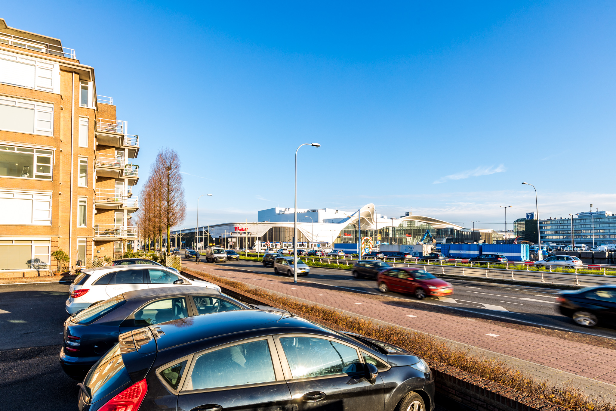 Auto's bij Westfield Mall of the Netherlands