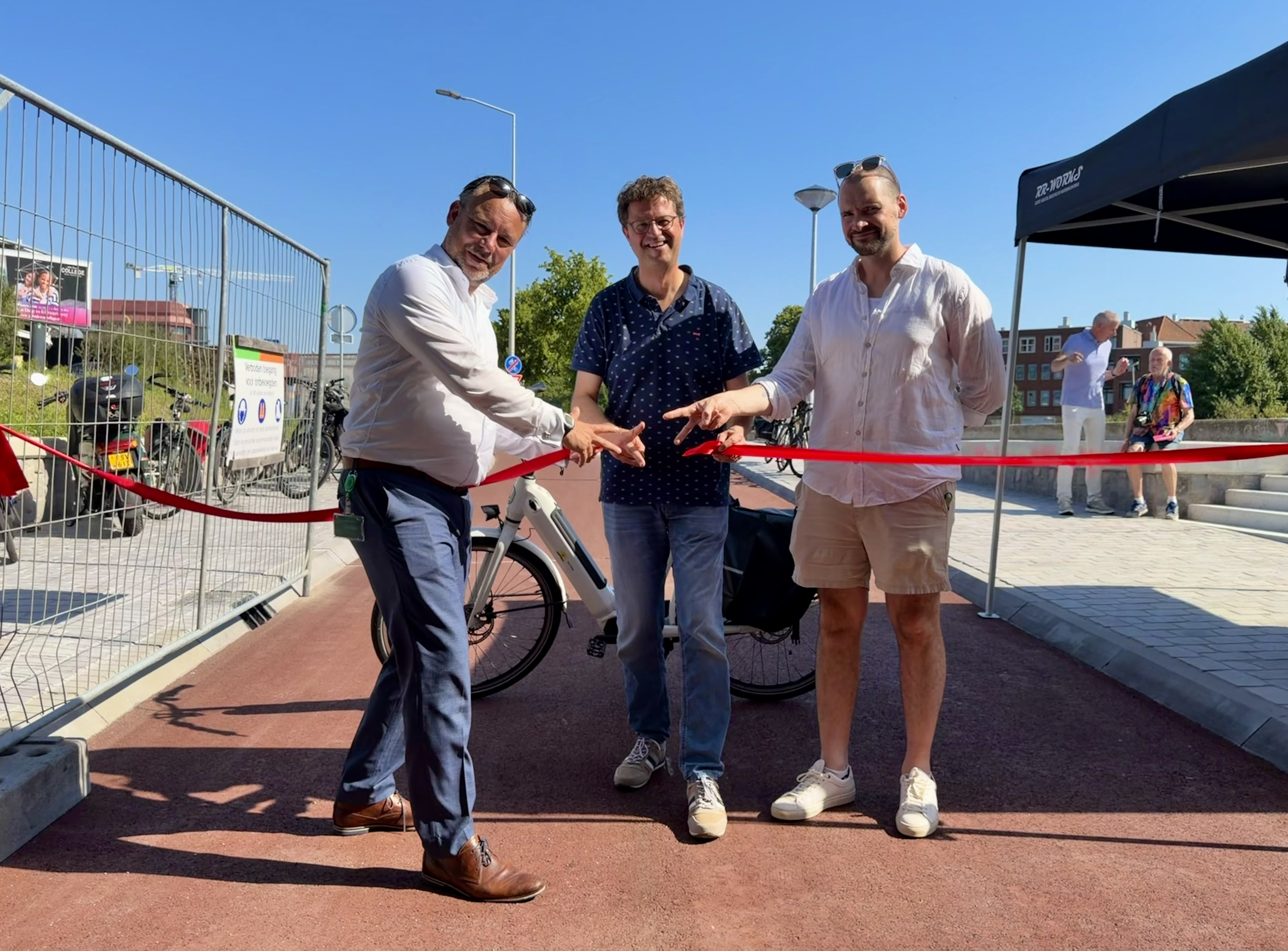 Opening fietstunnel Trekvlietbrug Den Haag