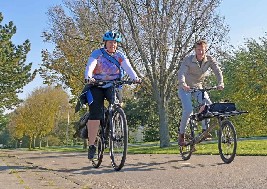 twee fietsende burgmeesters