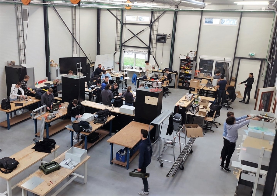 Studenten in onderwijsproject